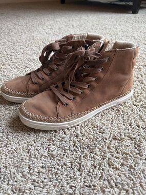 Ugg women’s side zip ankle booties in tan leather.